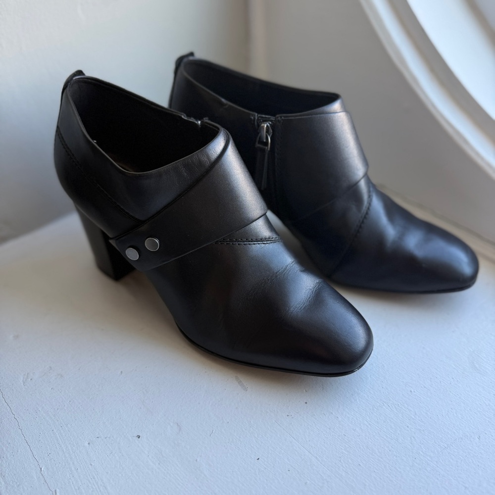 Easy Spirit Black Ankle Booties Block Heel Size 10.5